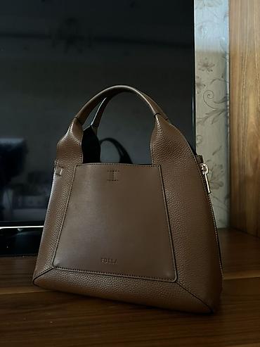 кожевенн: Сумка Furla, кожаная, коричневого цвета. Б/у, в отличном состоянии — 1