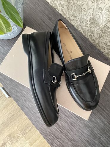 обувь лоферы: Лоферы Итальянского бренда, абсолютно новые 37 размер(маломерят
