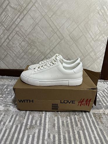 Продаю обувь от бренда H&M
Состояние:новое 
Размер:43