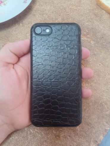 type c qulaqciq: IPhone 7, 32 GB, Qara, Barmaq izi