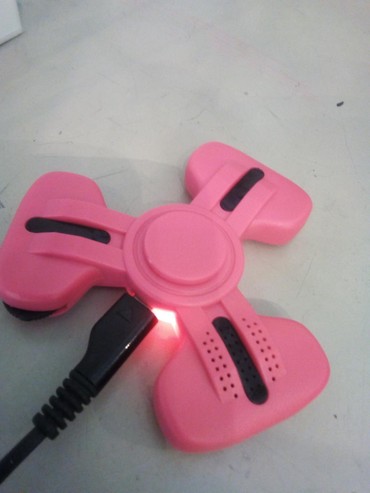dizalica igracka za decu: Spiner za decu . svetleci i sa SD memoriskom karticom. Puni se