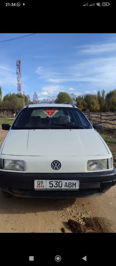 купить шины в бишкеке бу: Volkswagen Passat: 1991 г., 1.8 л, Механика, Бензин, Универсал