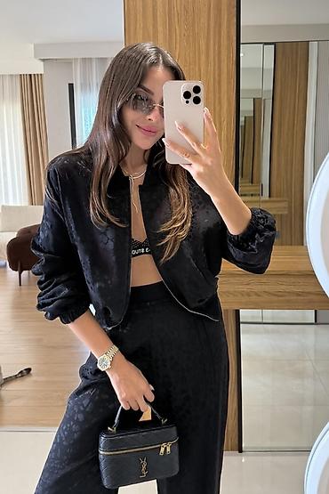 Kompleti: 🩶Komplet
Cena 6100
Vel.S m l
V55 — 8