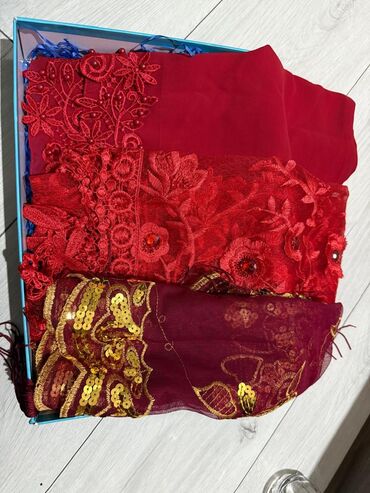 Xonçalar: Xonça və nişan dəsti - Zərif dekorlu xonça: güllü kompozisiya, muncuq — 10