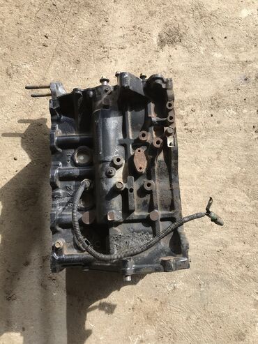 Sbor motorlar və silindr başlıqları: Mitsubishi chariot 4g64 muherriki.Butun hisseler ideal veziyyetdedi — 9