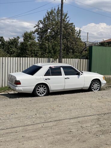 Mercedes-Benz: Mercedes-Benz E-Class: 1993 г., 2 л, Механика, Бензин, Седан — 17