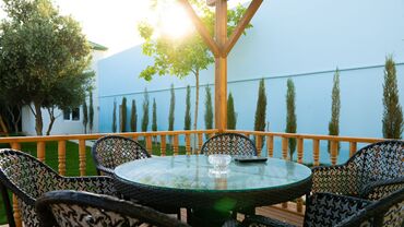 Uzunmüddətli kirayə evlər: Novxanıda gözəl həyəti, hovuzu, həyətdə besedkası olan ikimərtəbəli — 16