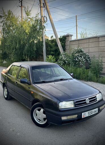авто печ: Volkswagen Vento: 1995 г., 1.8 л, Механика, Бензин, Седан