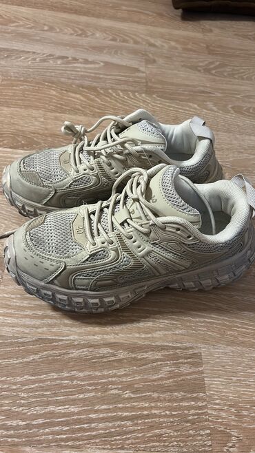 Krossovka ve ketlər: Balenciaga, Ölçü: 40, rəng - Bej, Yeni