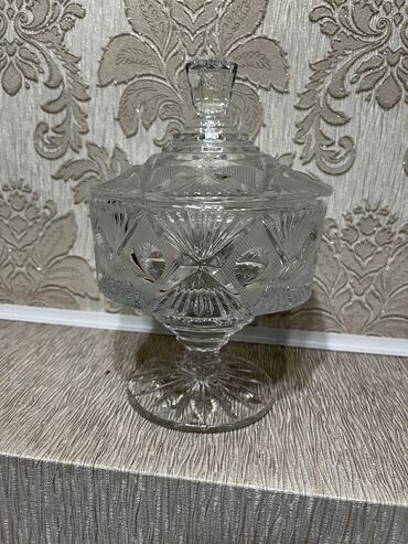 ваза стеклянная: Хрустальная конфетница (вареньица) советских времен, 1200