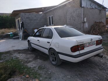 Nissan: Nissan Primera: 1992 г., 2 л, Механика, Бензин, Седан