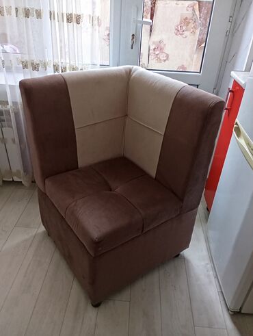 Другие товары для дома: Продаю подставкуи многое другое люструи кухонный уголок стол 1,10 3 — 3