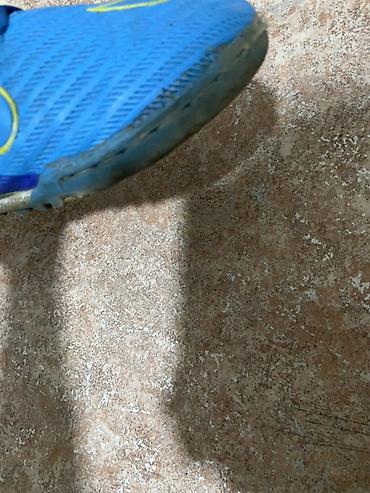 Бутсы: Продают сороконожки синего цвета состоянии нормальные надо срочно — 9