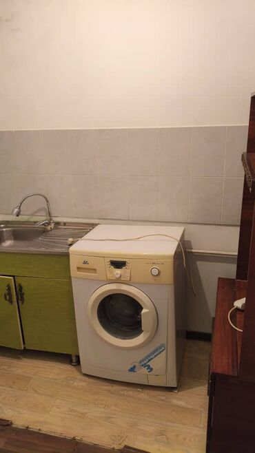 Долгосрочная аренда домов: 30 м², 1 комната, Парковка, Забор, огорожен