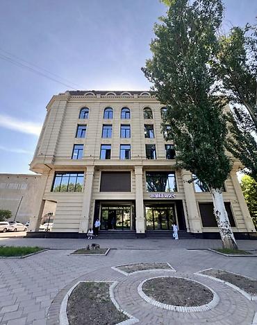 Коммерциялык мүлк: Кеңселерди сатуу 1700 м², Ремонту бар, Бизнес борбор, 1 кабат — 9