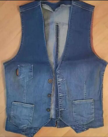 xez jilet: Cins kişi jaket satılır.Təzədir.Səliqəlidir.Real alıcılar əlaqə