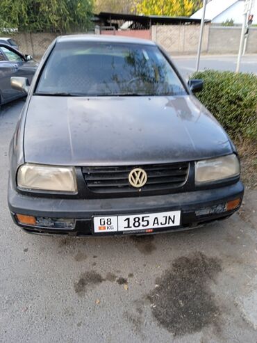 продаю венто: Volkswagen Vento: 1992 г., 1.8 л, Автомат, Бензин, Седан