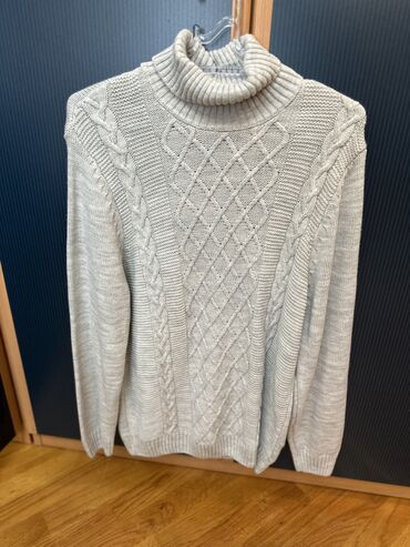 Sviterlər: Sweater Köynək

Ölçü: L