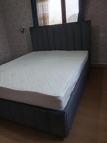 Двуспальные кровати: Кровать с матрасом - Современная мягкая двуспальная кровать с высоким — 13