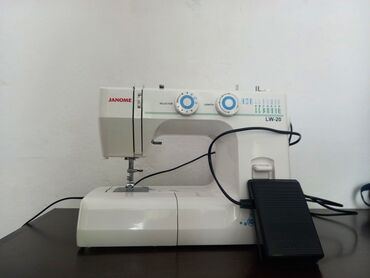 Бытовая техника: Швейная машина Janome