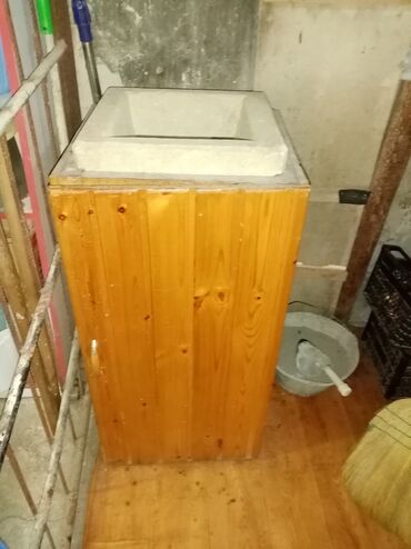 Darvazalar: Su suzmek ucun su dasi tutumu 12litr - Material: Ağac - Hovuz