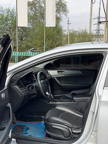 митсубиси фуссо: Hyundai Sonata: 2018 г., Седан — 10