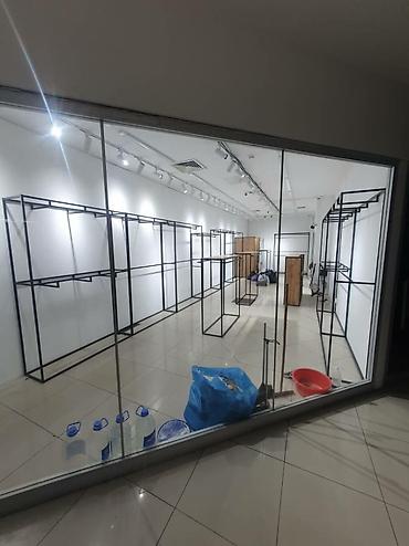 Кронштейны, стойки: Срочно! Торговое оборудование : Вешалки! Кронштейны! Полки! Столы — 5