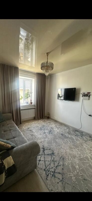 ноокат дом: 75 кв. м, 3 бөлмө, Унаа токтотуучу жай, Забор, тосулган