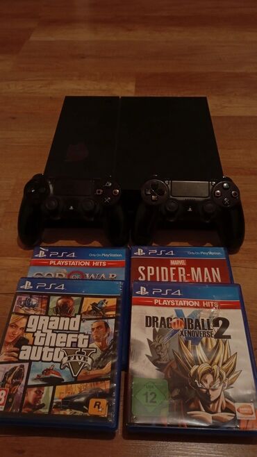 sony playstation 4 novo: Playstation 4 500 gb fat, 150 e ispravno sve nije bucan pri radu oba