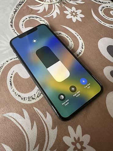 Apple iPhone: IPhone X, 64 GB, Qara, Face ID — 9