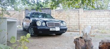 Mercedes-Benz: Mercedes-Benz 230: 2.2 l | Sedan — 1