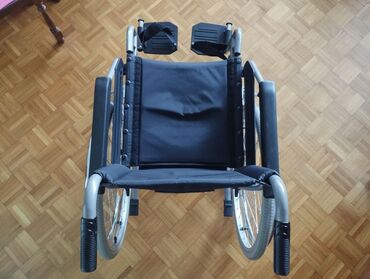 Invalidska kolica: Na prodaju 12000 Invalidska mehanicka kolica duzina sedista 45x45