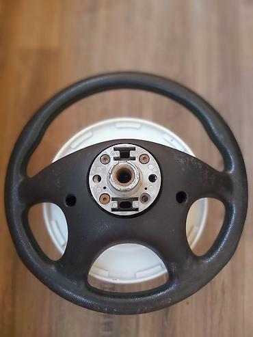 sukanlar: Opel Astra sükan - Material: qara teksturalı poliuretan/deri tərzində — 2