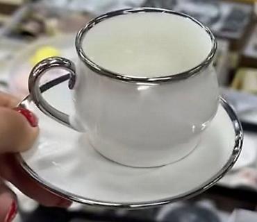 ormani za terase: Porcelanska šoljica sa tacnom za espresso/kafu elegantnog dizajna — 1
