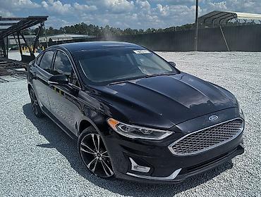 Ford Fusion: 2 l | 2019 il 214000 km Sedan