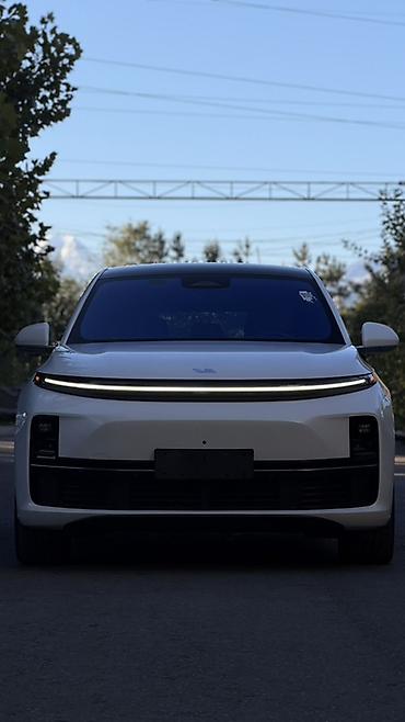 Lixiang: Lixiang L7: 2023 г., 1.5 л, Автомат, Гибрид, Кроссовер — 7