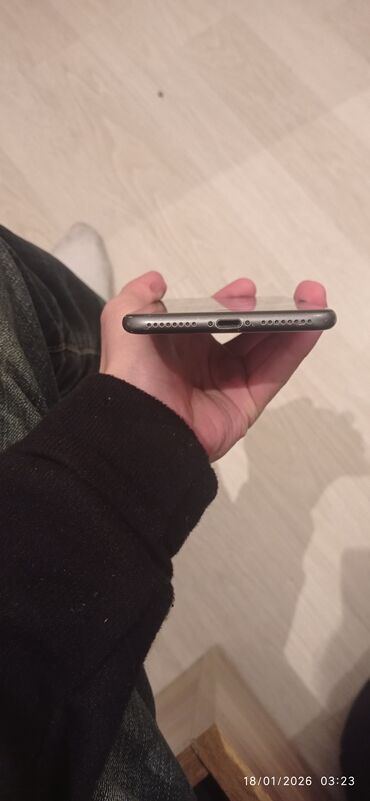 Apple iPhone: IPhone 8 Plus, 64 GB, Qara, Barmaq izi, Simsiz şarj — 5