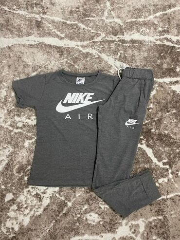 Gornji i donji deo: Nike, Sa ilustracijom, bоја - Bordo — 3