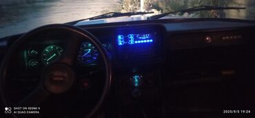 VAZ (LADA): Vaz 2107, ağ rəng, 4 qapılı sedan. Xüsusiyyətlər: - Klassik kuzov — 8