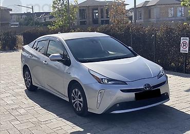 Toyota: Toyota Prius: 2018 г., 1.8 л, Вариатор, Гибрид, Хэтчбэк — 2