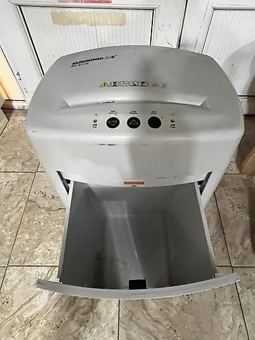 Ofis avadanlığı: SUNWOOD SD-9712 kağız məhv edici - Marka/model: SUNWOOD SD-9712 - — 1