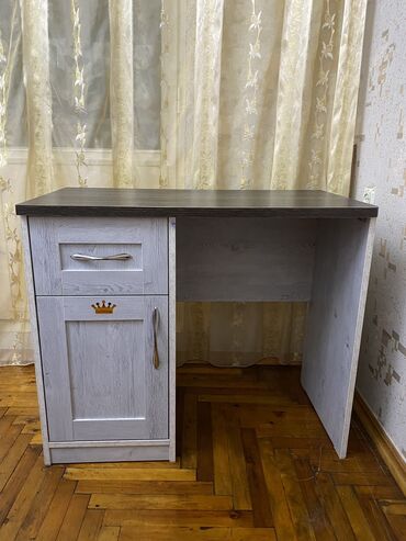 Yazı masası yeni kimi qalın mdf üzeri membran Uzunluq 95sm Eni 50 sm