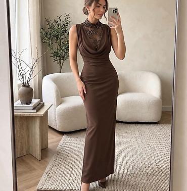 stilske komode za dnevnu sobu: 🤎Kakav model svecanih haljina nam je stigao Cena: 3400 dinara 🔥 Uni — 4