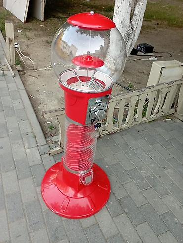 balaca seyf: Sikkə ilə işləyən saqqız/topçik avtomatı - Tip: Floor-stand vending — 3