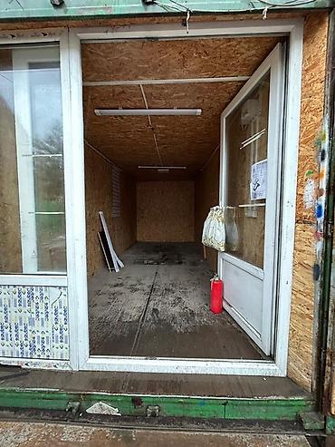 Продажа торговых контейнеров: Модульный торговый павильон/контейнер с крышей - Планировка: одно — 2