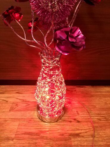 Рабочие настольные лампы: Продаю Светильник, в виде вазы с цветами. Светильник полностью — 9