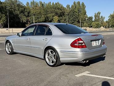овальный: Mercedes-Benz E-класс AMG: 2004 г., 2.4 л, Автомат, Бензин, Седан — 8