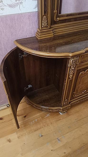Digər dolablar: Klassik üslubda böyük güzgülü konsol/bufet - Material: Taxta kompozit — 2