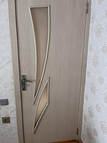 3 eded qapıdı Arxa Qabalı çekmişem şeklini birinde şeklinde görünür lalafo.az -da 3 eded qapıdı Arxa Qabalı çekmişem şeklini birinde şeklinde görünür