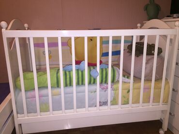 antidekubitni dusek: Krevetac za bebe.Dobro očuvan.Ima fioku,dusek takodje(dobro